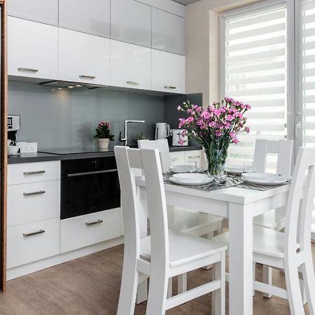 Arianska 6 Apartments By Let'S Krasków Εξωτερικό φωτογραφία